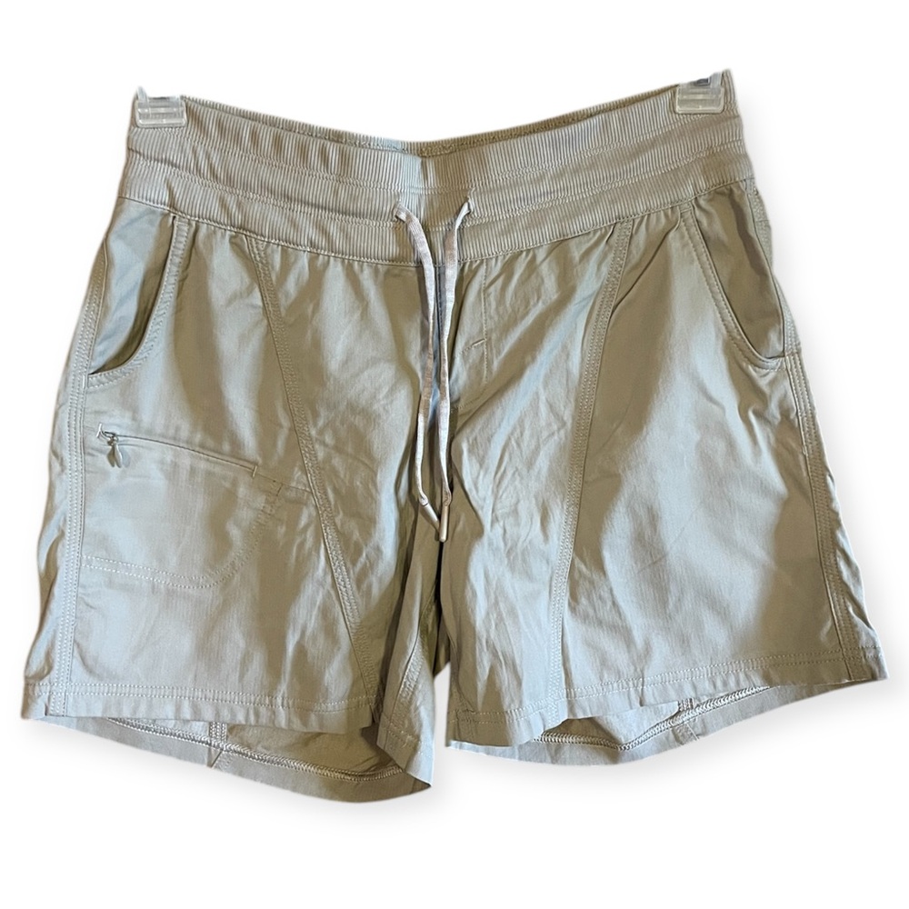 The North Face Women's Cargo Shorts - Tan